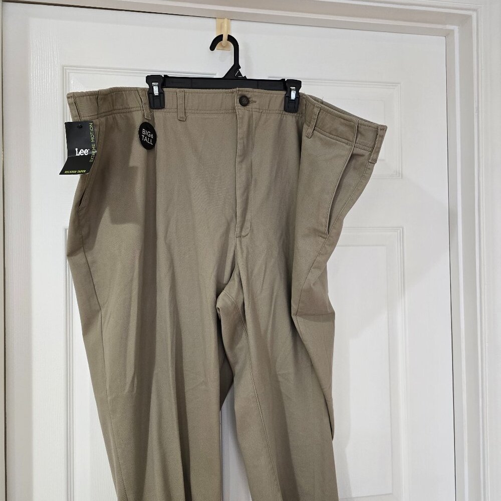 Lee Extreme Motion Men's Relaxed‎ Taper Pants Big and Tall Khaki Size 60x28 NWT